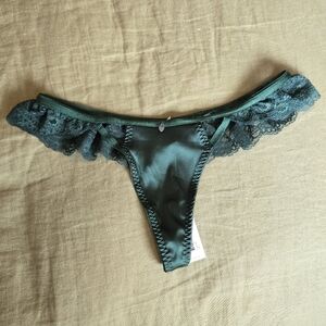 NWT Kat the Label Hanna Schönberg Collection Hanna Thong Forest Green - S